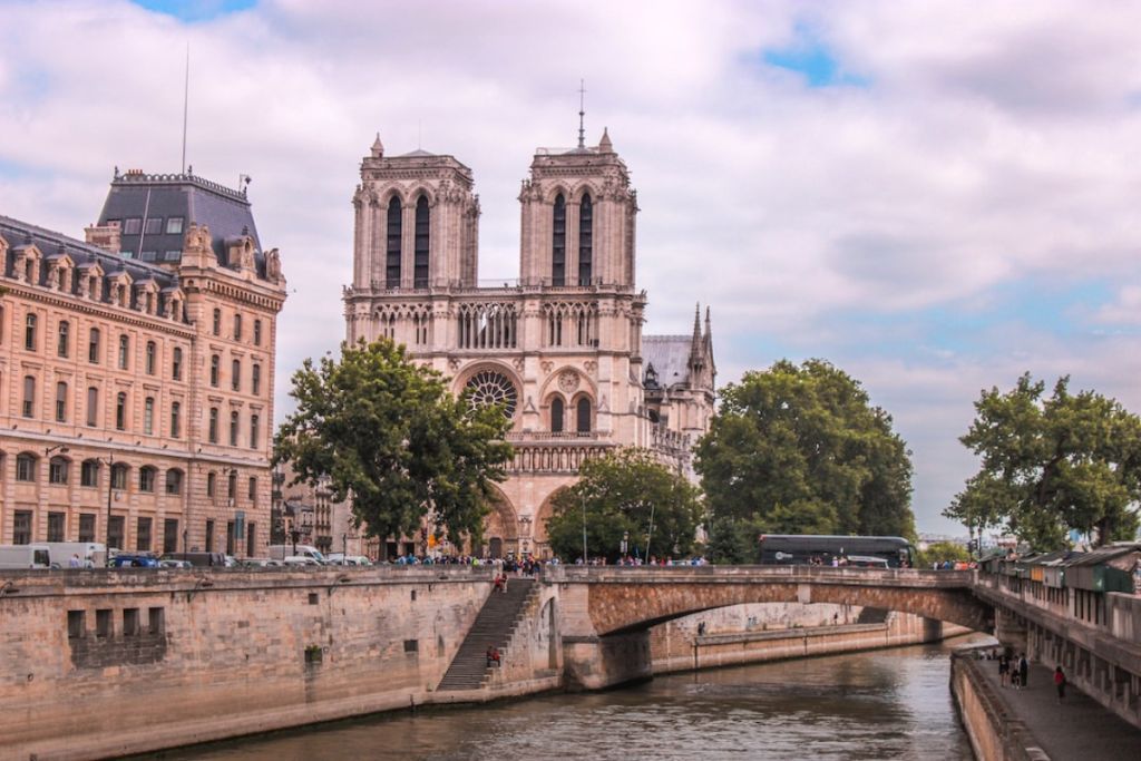 Découvrez Notre-Dame de Paris, joyau du patrimoine